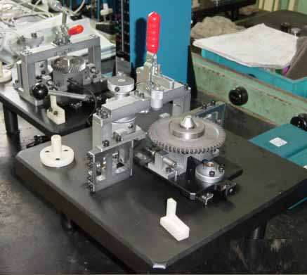 齒(chi)輪(lun)跳動(dòng)檢具